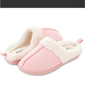 WOMEN’S OLIVIA FAUX SUEDE CLOG SLIPPERS
Pink Size M (7-8) NWT